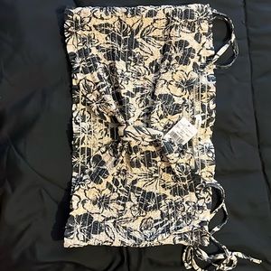 Scrunchy tube top, multi colored.